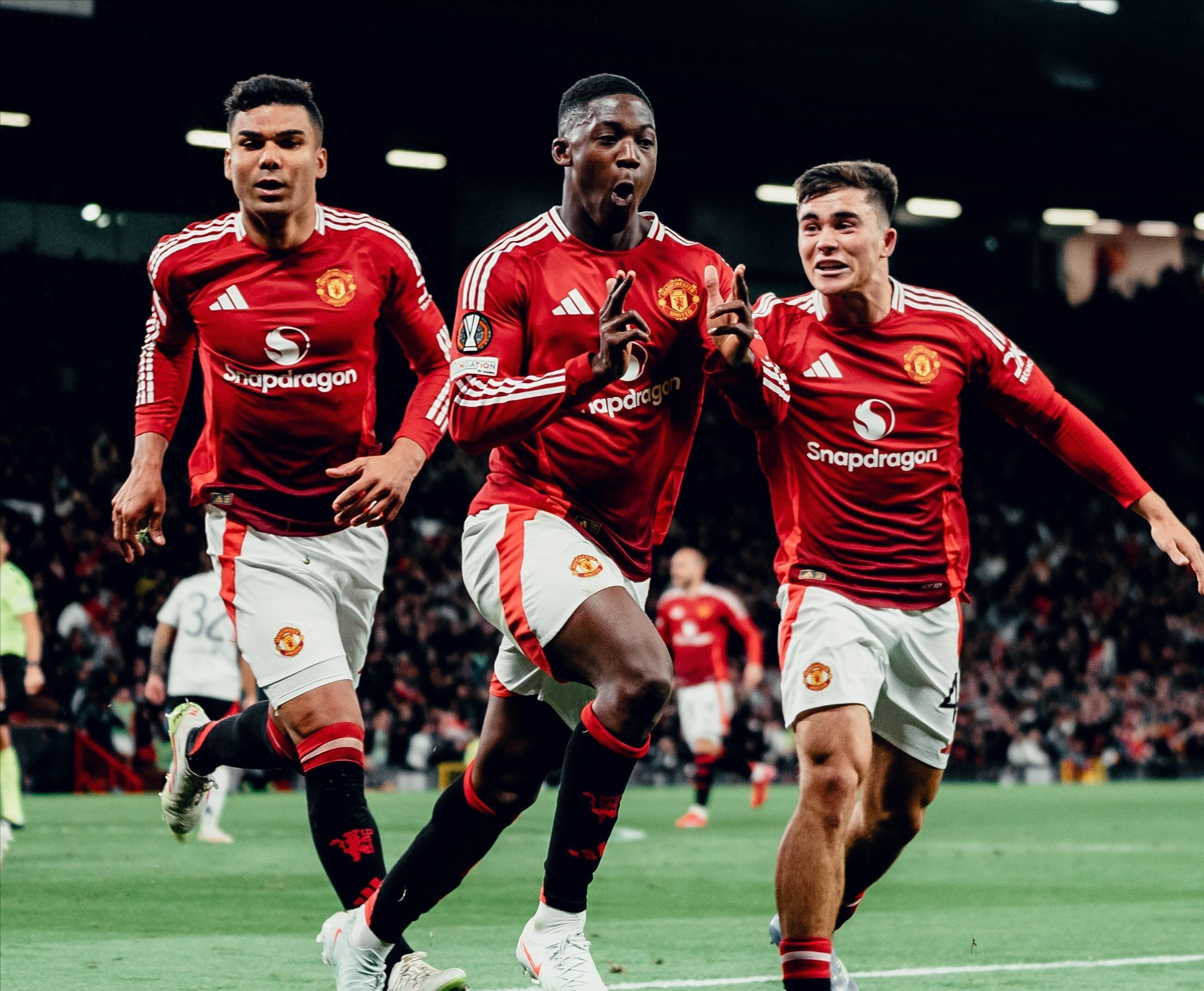 爱游戏app-包含里程碑夜！曼联手感冰凉，中超集结日刷纪录，气氛紧张，资深球员宣示担当的词条-爱游戏app