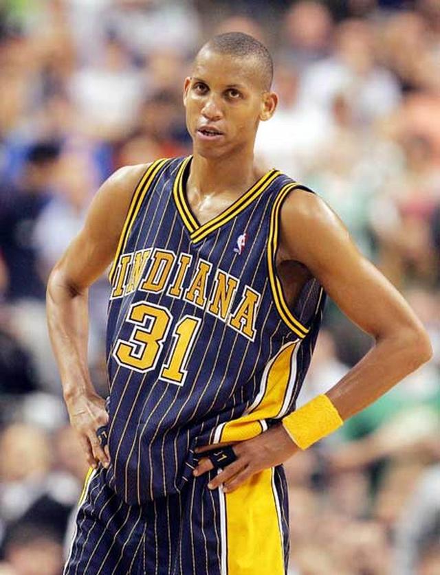 爱游戏体育app-赛后印第安纳步行者防线松动：NBA常规赛节点到来，赛场秩序良好，资深球员宣示担当-爱游戏体育app